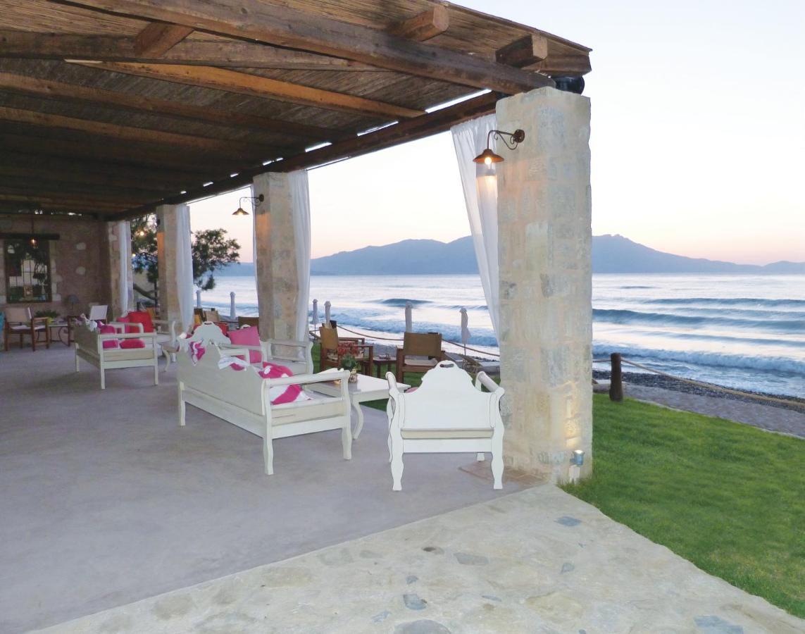 Azure Beach Villas Kissamos Exterior photo